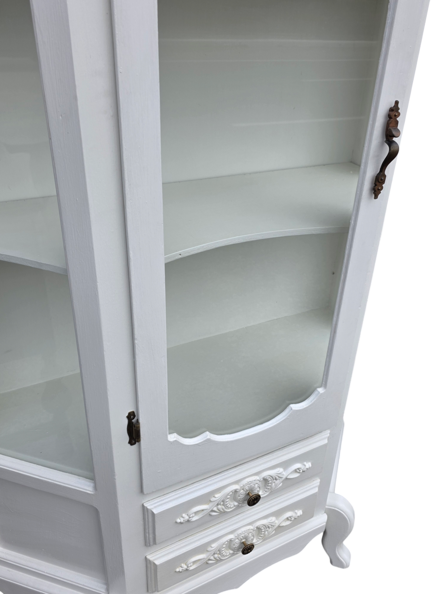 🏰 Vitrina De Madera - Blanco Perla Con Ornamentacion Clasica🏰