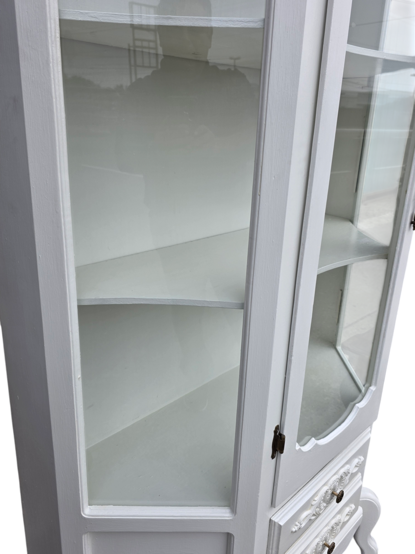 🏰 Vitrina De Madera - Blanco Perla Con Ornamentacion Clasica🏰