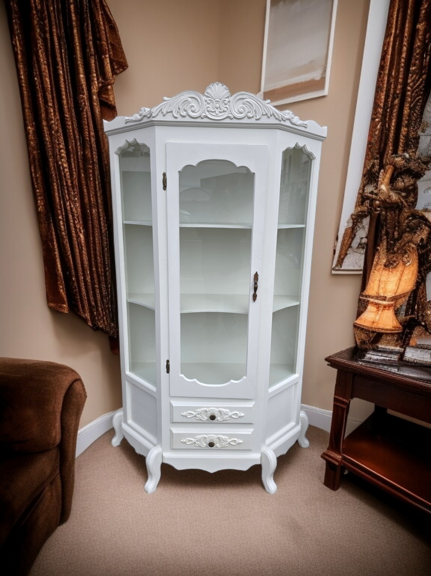 🏰 Vitrina De Madera - Blanco Perla Con Ornamentacion Clasica🏰