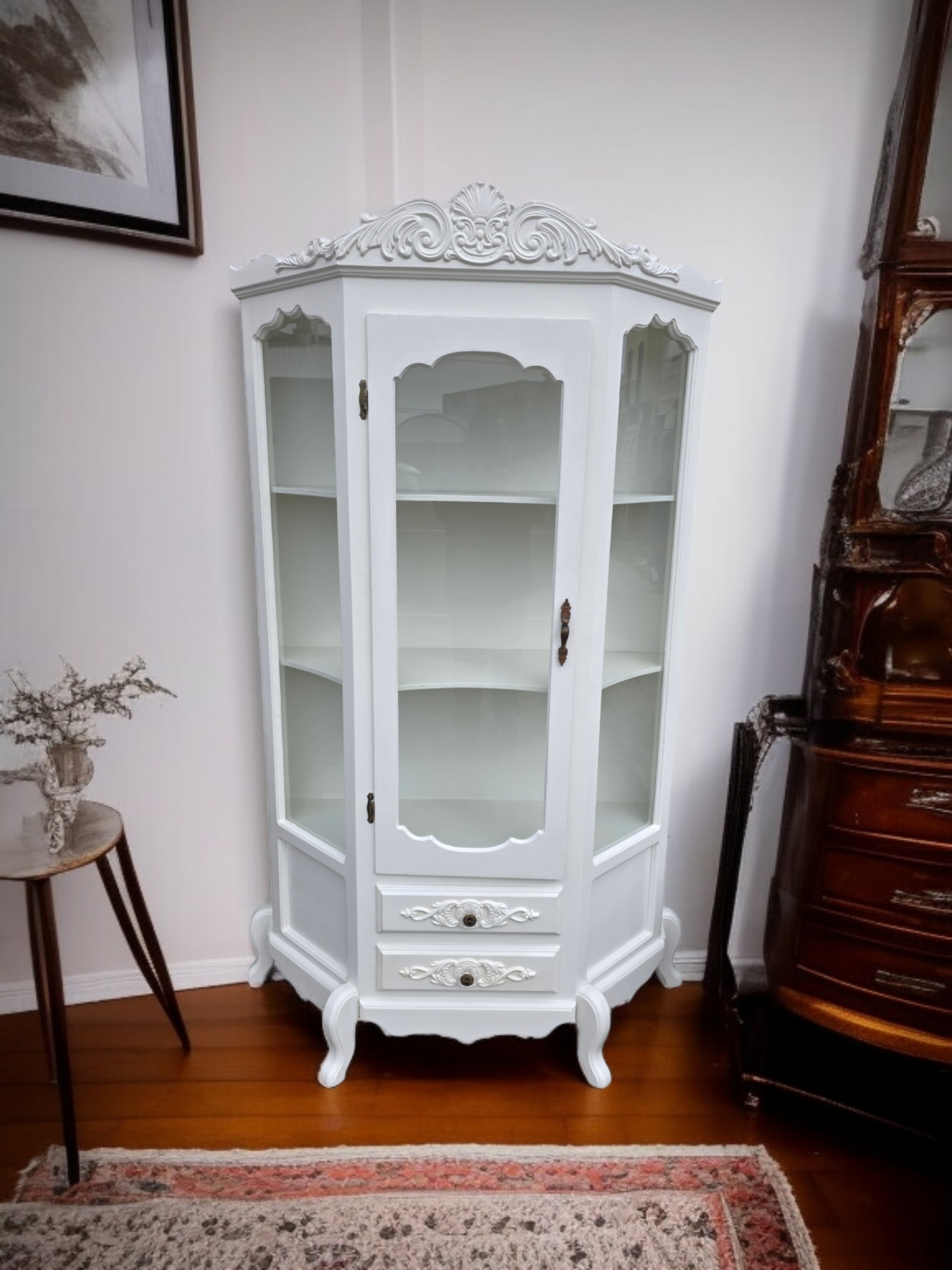 🏰 Vitrina De Madera - Blanco Perla Con Ornamentacion Clasica🏰