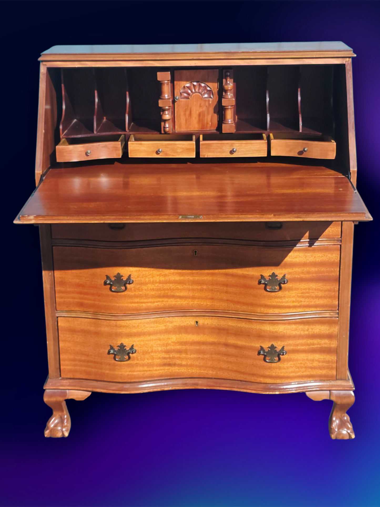 ✒️ Antique Secretary Desk in Tiger Maple Wood – Federal Elegance with Claw and Ball Feet 🪶