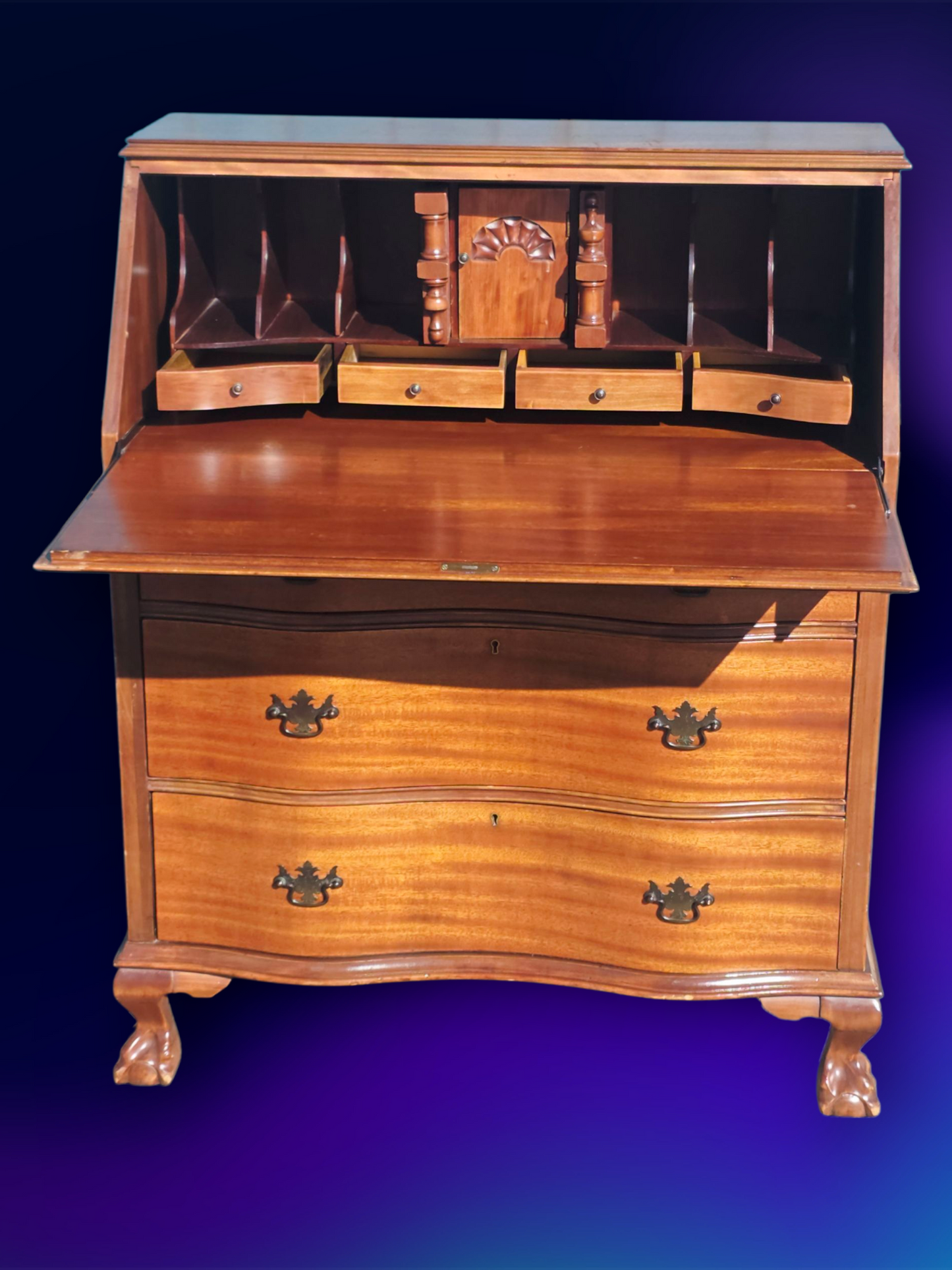 ✒️ Antique Secretary Desk in Tiger Maple Wood – Federal Elegance with Claw and Ball Feet 🪶