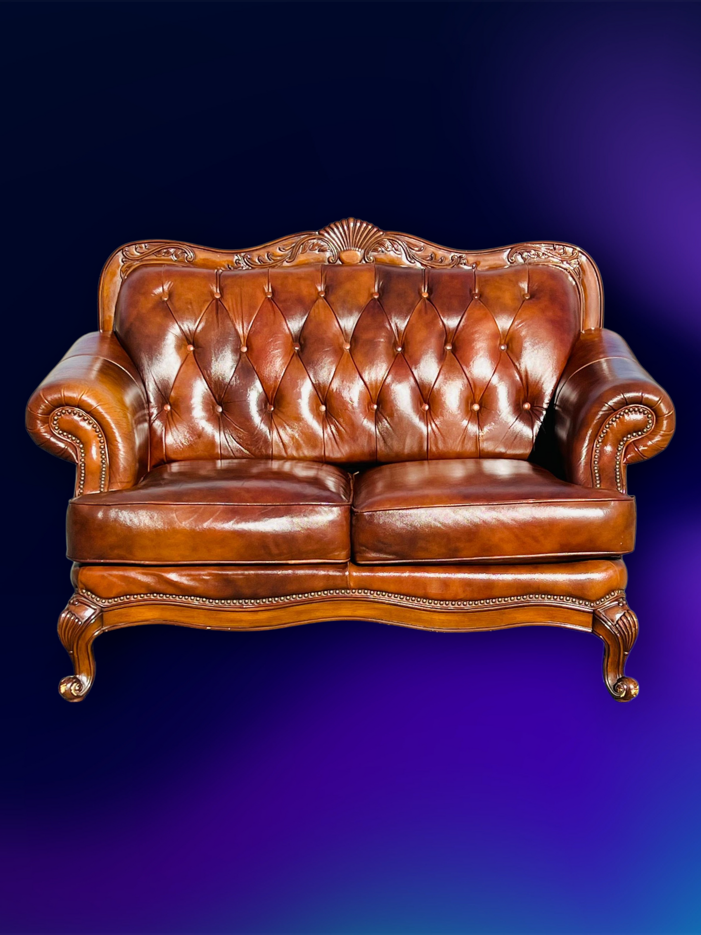 🛋️ Juego de Sala Clasico — Cuero Marron con Tallado Ornamental (2 piezas)