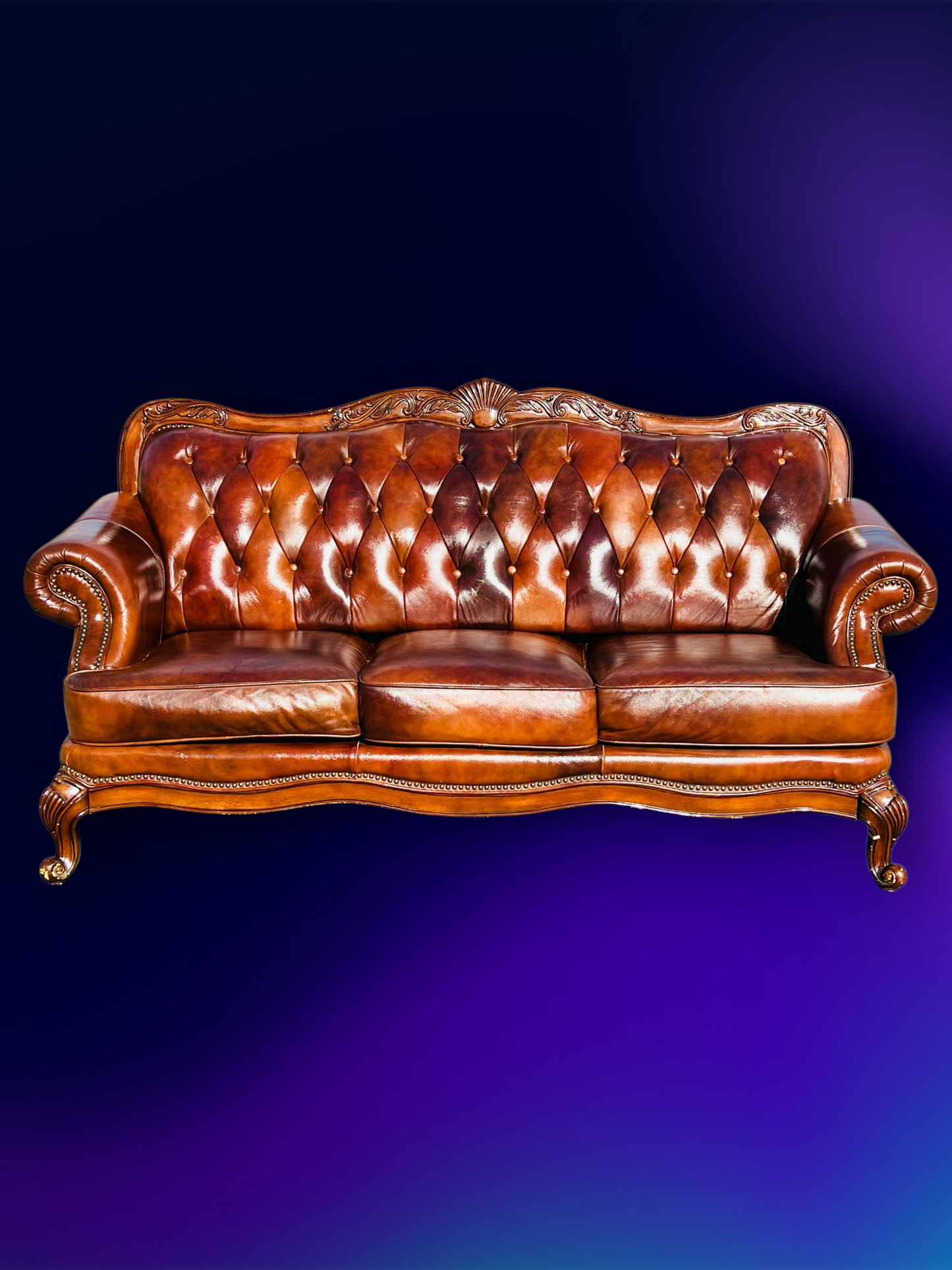 🛋️ Juego de Sala Clasico — Cuero Marron con Tallado Ornamental (2 piezas)