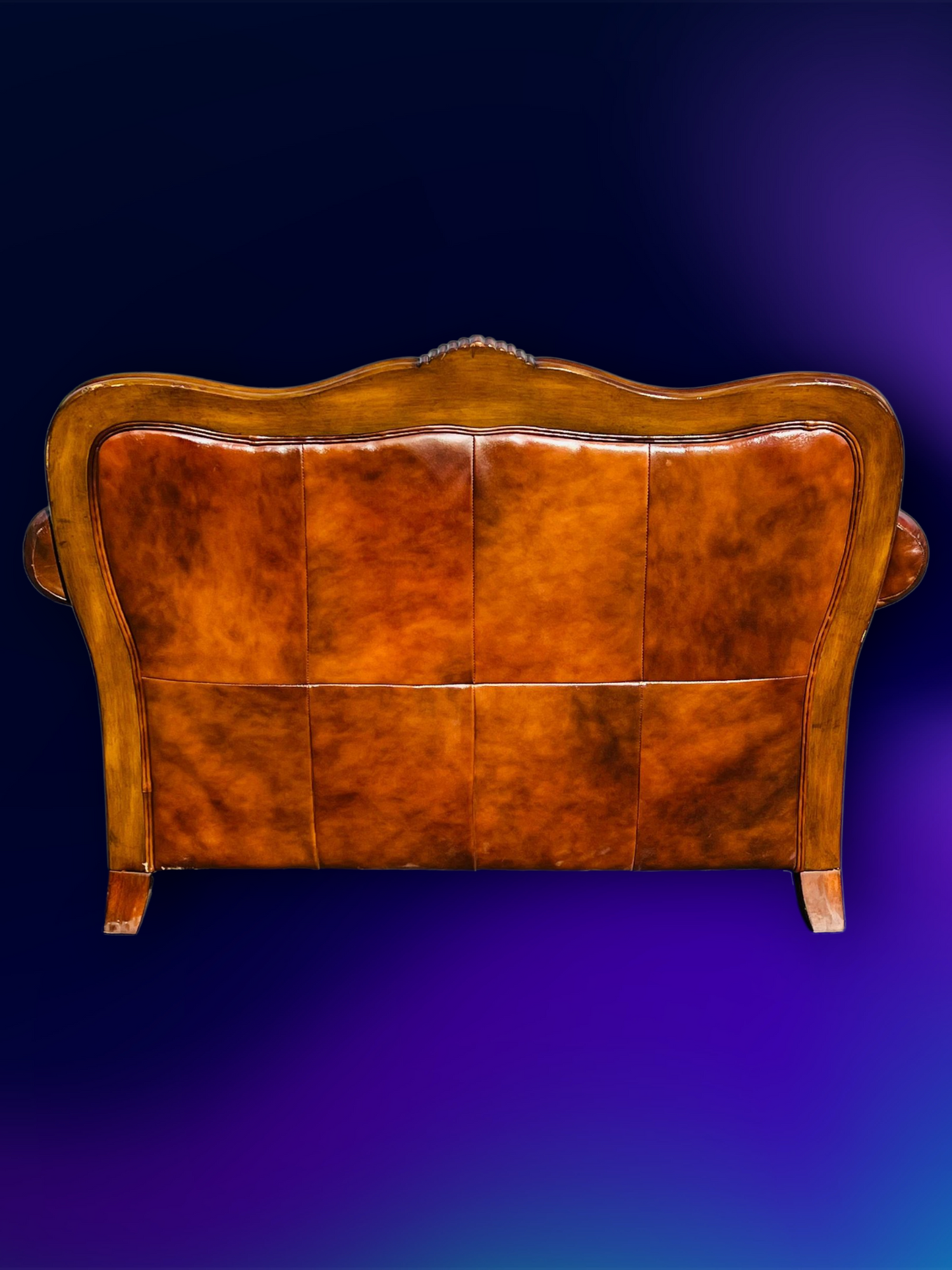 🛋️ Juego de Sala Clasico — Cuero Marron con Tallado Ornamental (2 piezas)