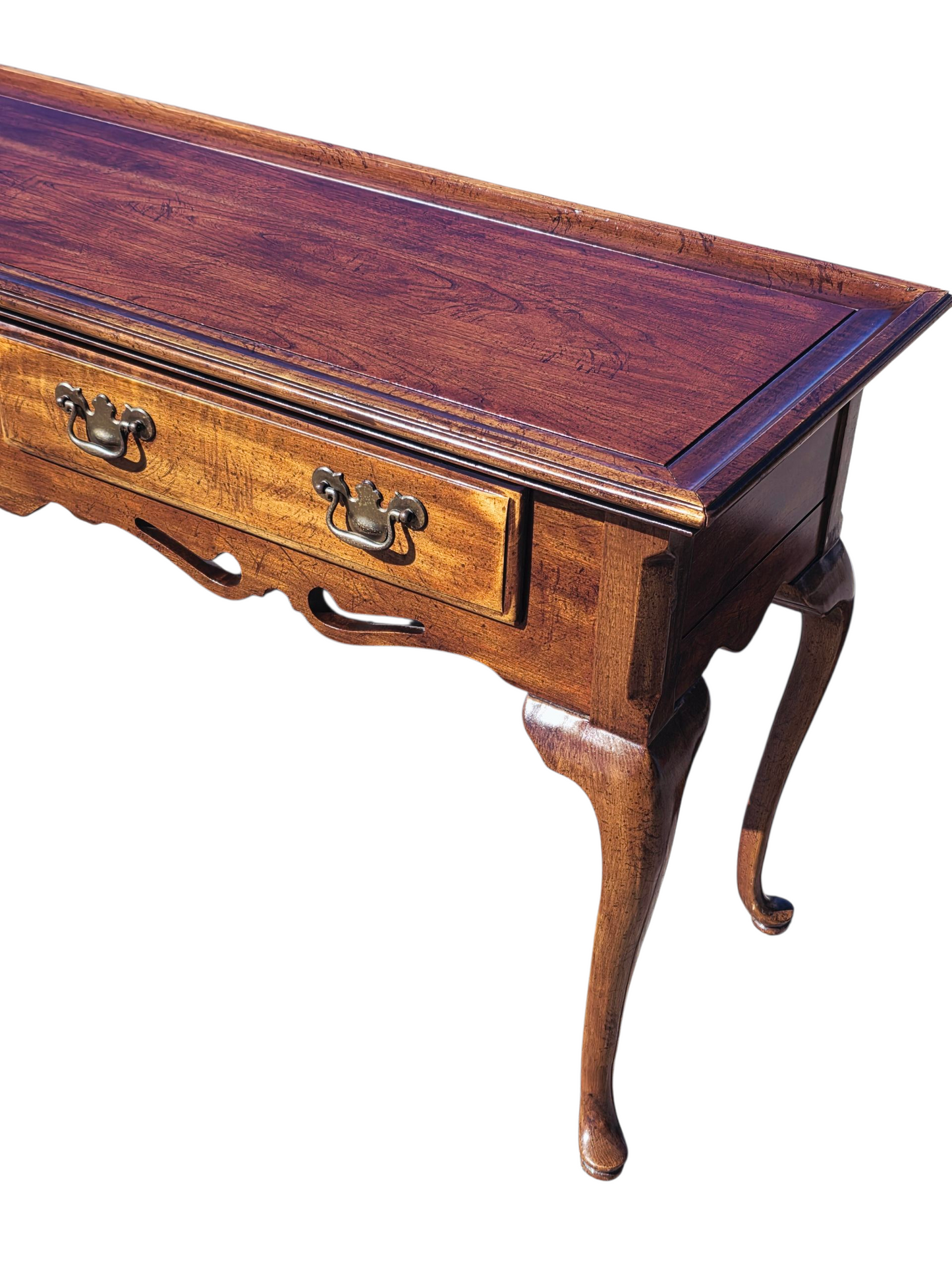 🌿✨Classic Carved Wood Credenza – Timeless Elegance for Spaces with Soul ✨🌿