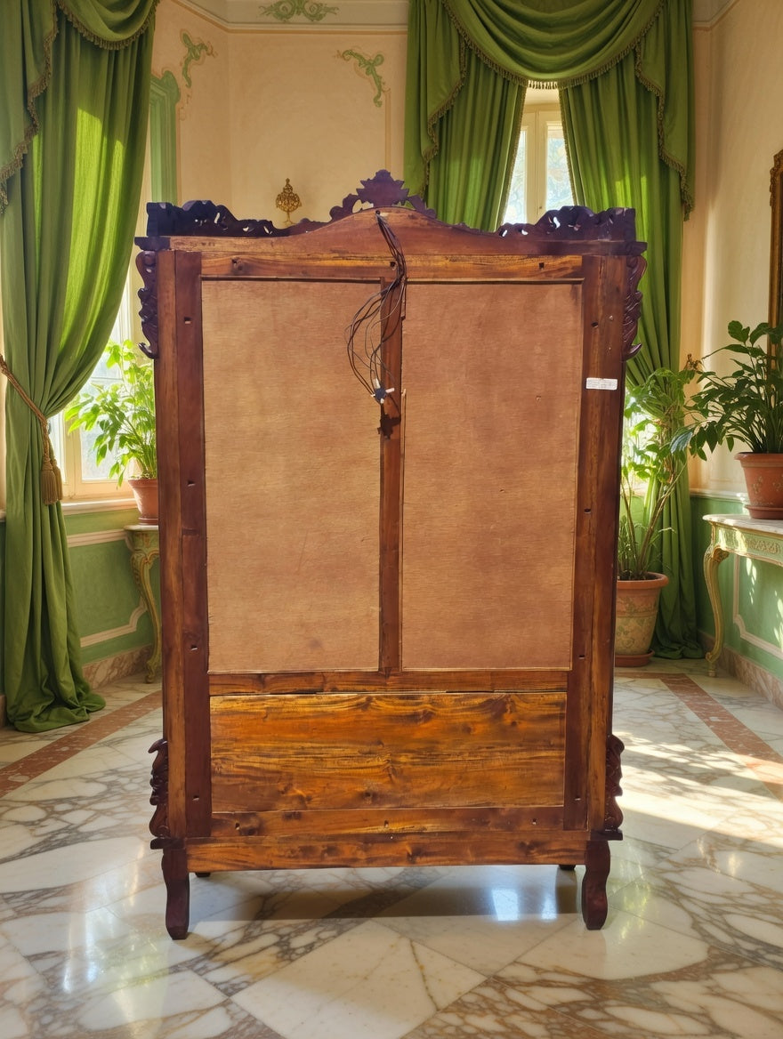 Victorian Carved Mahogany Display Cabinet with Curved Glass 🌿🏛️🌿