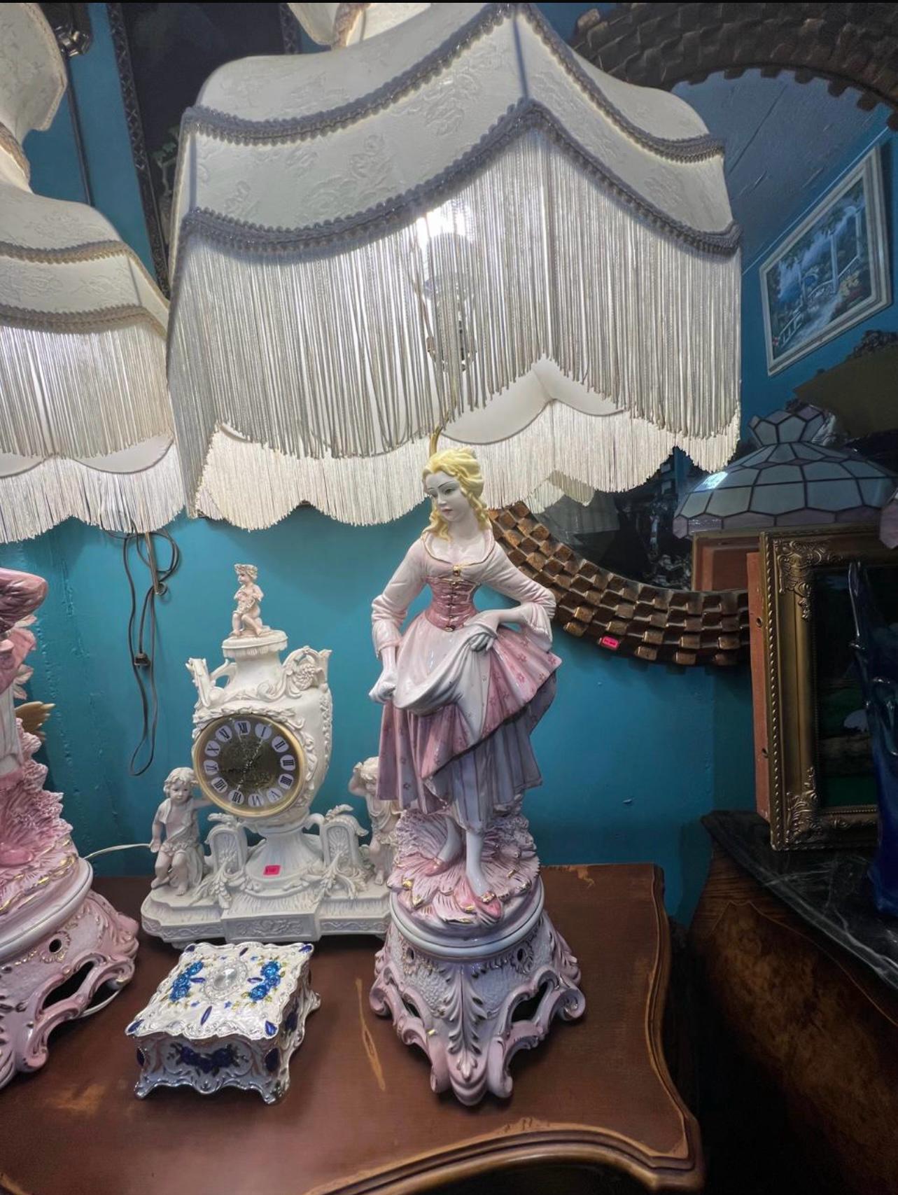 ✨CAPODIMONTE PORCELAIN LAMPS!✨