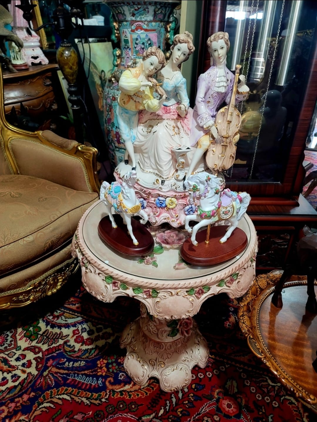 🌸Hermosa Mesa Decorativa Capo Del Monte con Diseño Floral en Venta🌸