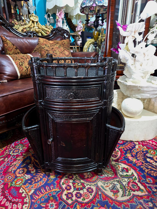 Magazine Rack with Sideboard – Classic Design by Seven Seas Hooker