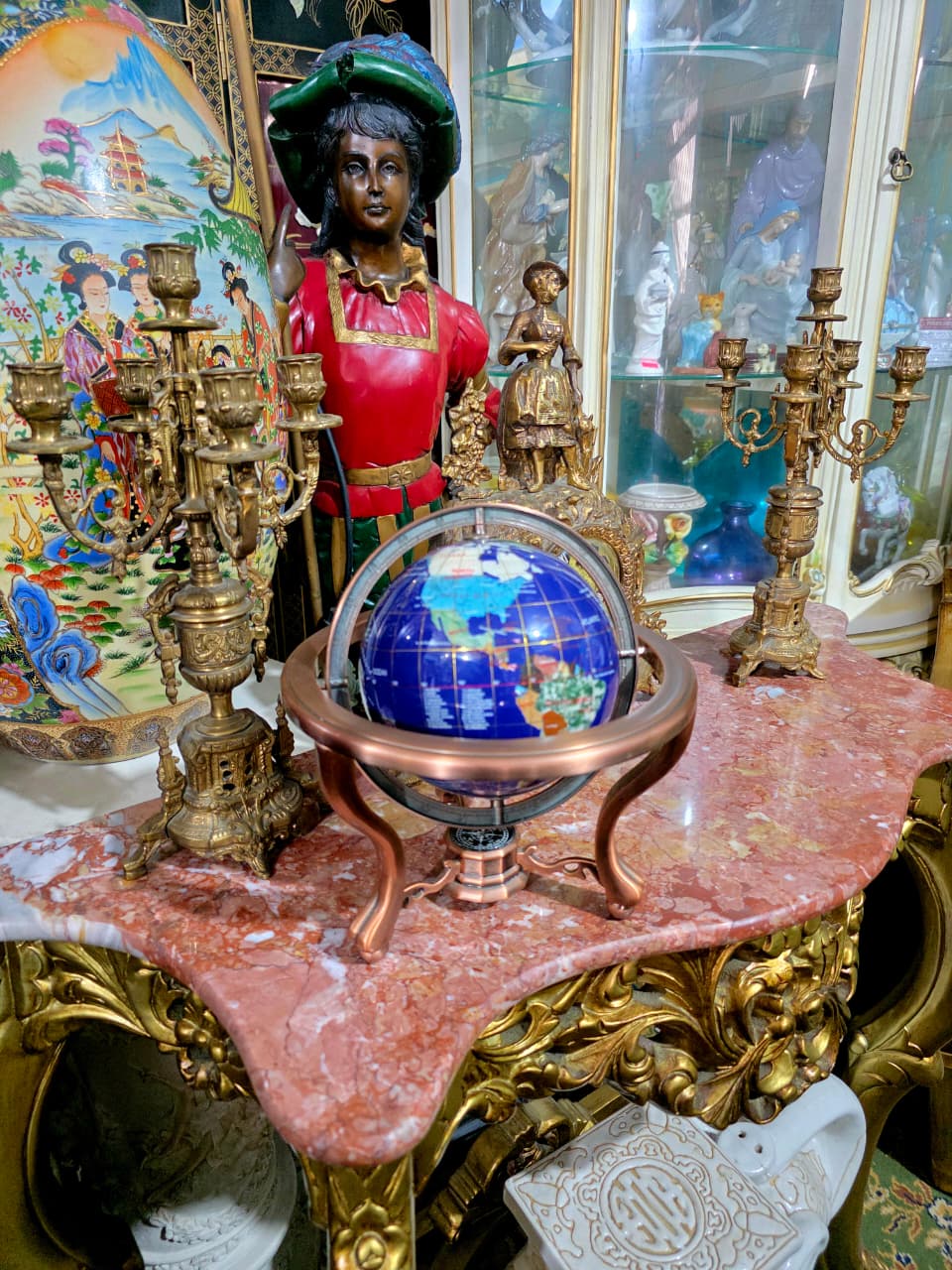 🌍 Globo Decorativo en Cobre – Elegancia Geográfica con Alma Clásica