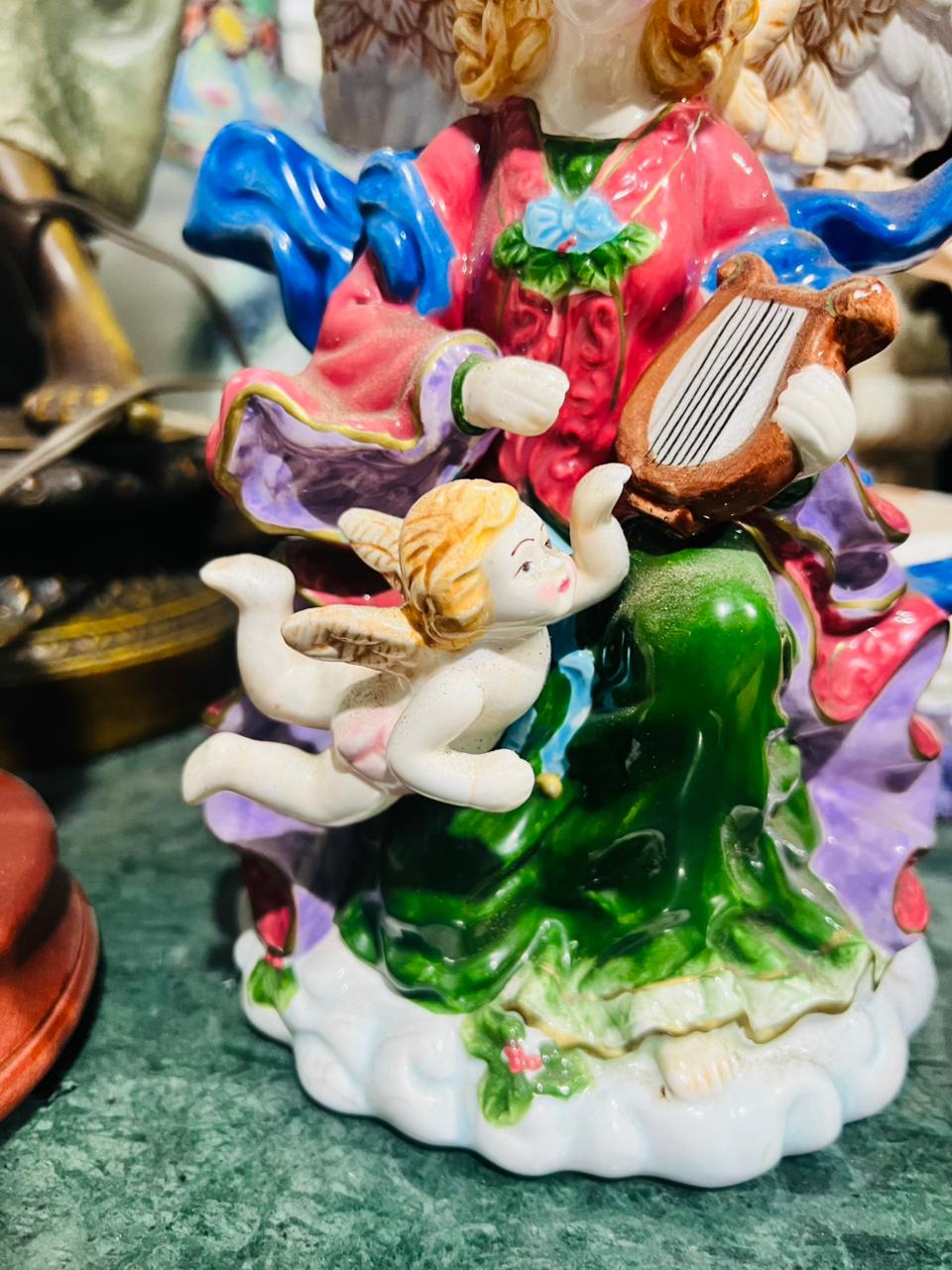 🎄 Jarra de Porcelana Fina con Figuras Angelicales – Vintage Navidad, 22 cm de Alto 🕊️