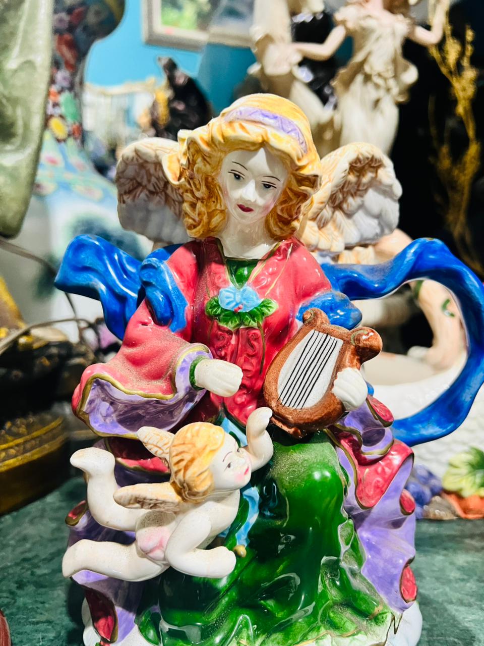 🎄 Jarra de Porcelana Fina con Figuras Angelicales – Vintage Navidad, 22 cm de Alto 🕊️
