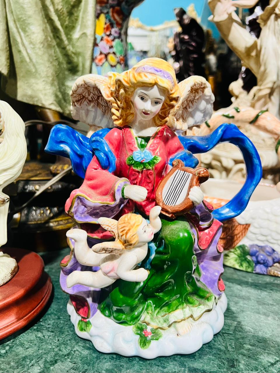🎄 Jarra de Porcelana Fina con Figuras Angelicales – Vintage Navidad, 22 cm de Alto 🕊️