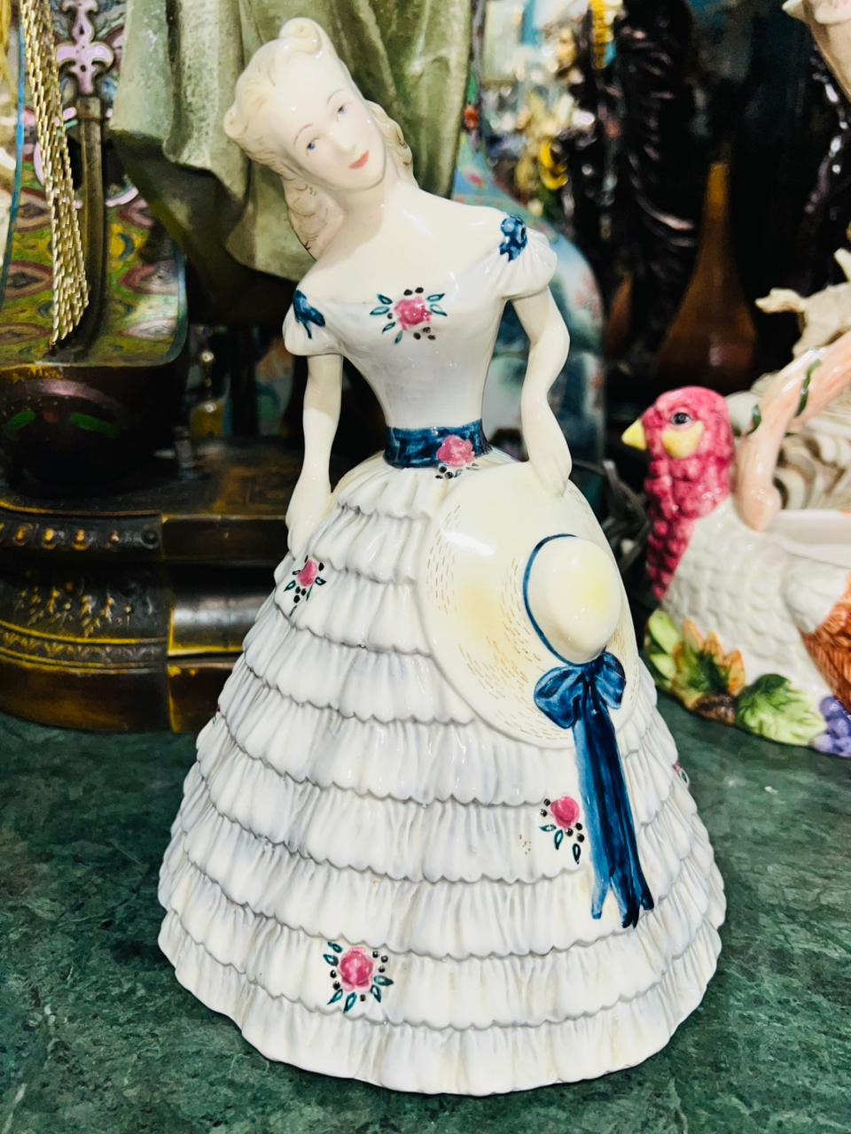 🌺🌸 Figura de Porcelana Fina – “Southern Belle” por Peggy Porcher para Goldscheider, 1950 🕊️🌺