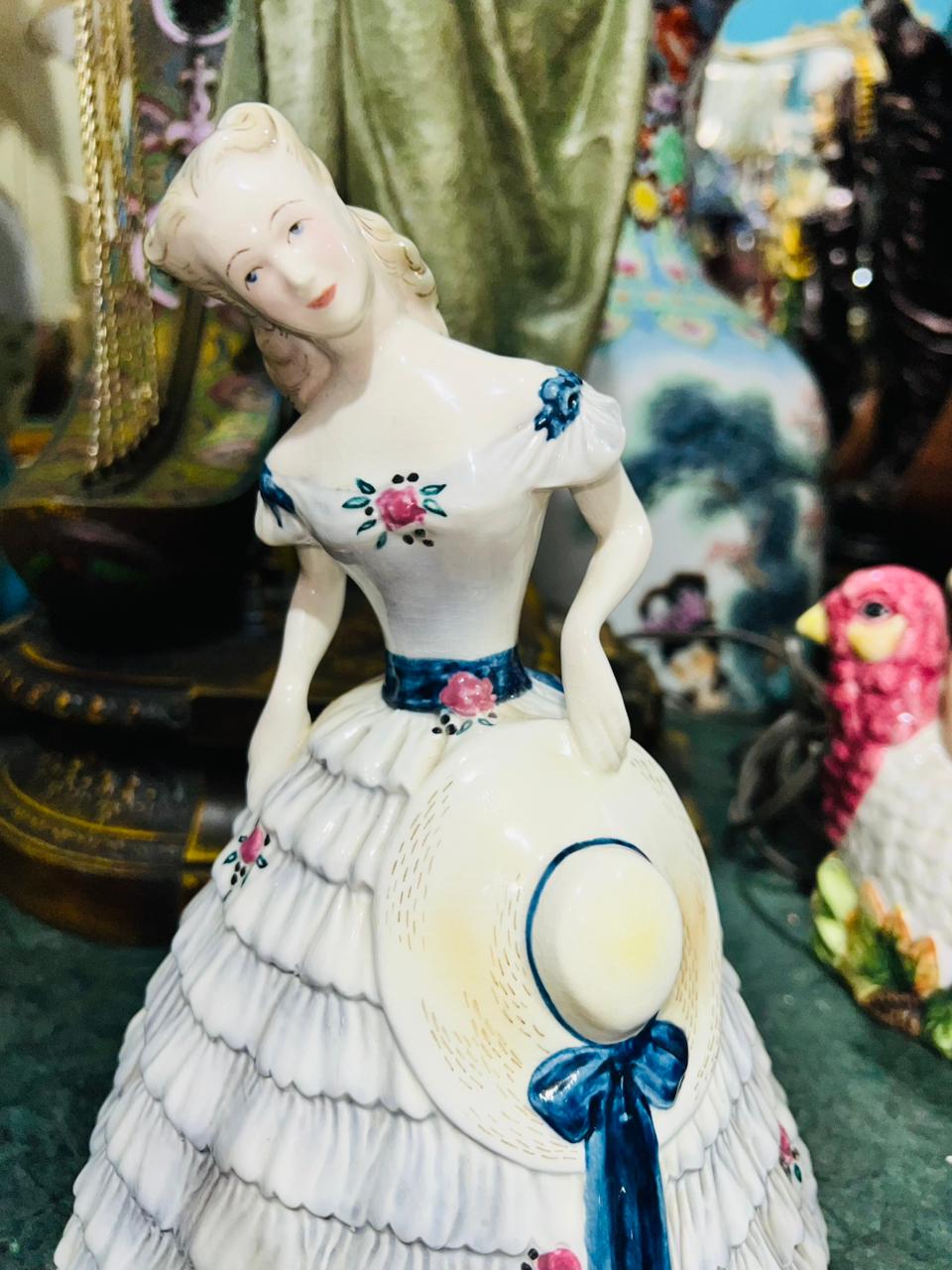 🌺🌸 Figura de Porcelana Fina – “Southern Belle” por Peggy Porcher para Goldscheider, 1950 🕊️🌺