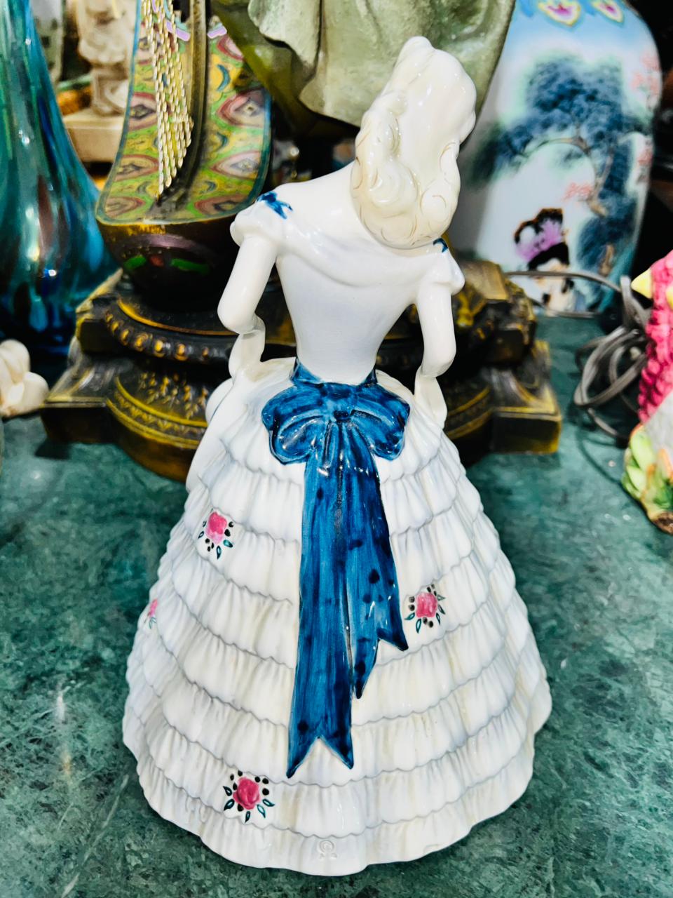 🌺🌸 Figura de Porcelana Fina – “Southern Belle” por Peggy Porcher para Goldscheider, 1950 🕊️🌺