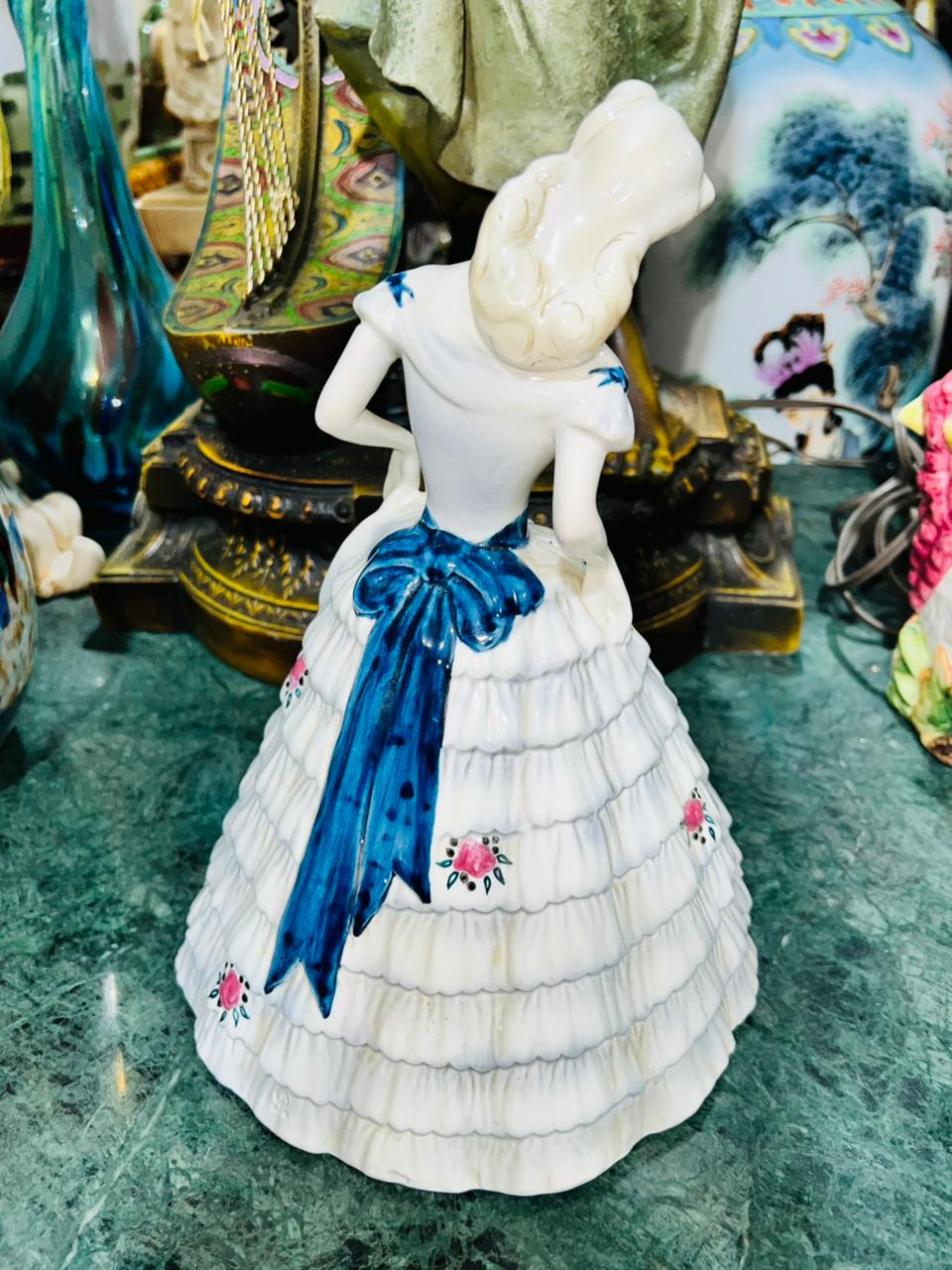 🌺🌸 Figura de Porcelana Fina – “Southern Belle” por Peggy Porcher para Goldscheider, 1950 🕊️🌺