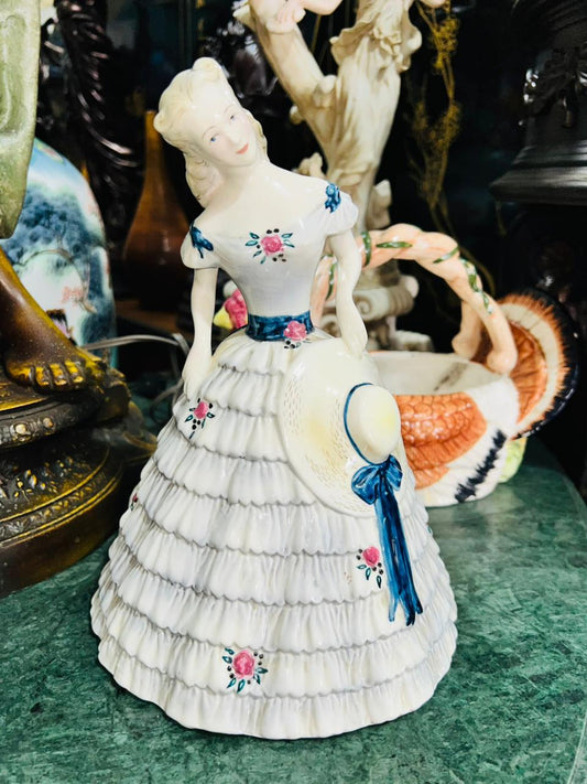 🌺🌸 Figura de Porcelana Fina – “Southern Belle” por Peggy Porcher para Goldscheider, 1950 🕊️🌺