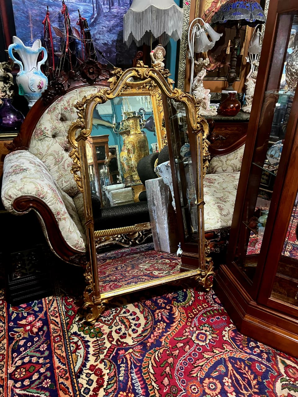 🪞 Antique Wood Carved Mirror with Gold Leaf – Classic Elegance and Handcrafted Subtlety ✨