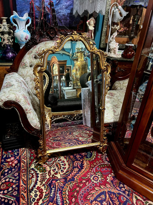 🪞 Antique Wood Carved Mirror with Gold Leaf – Classic Elegance and Handcrafted Subtlety ✨
