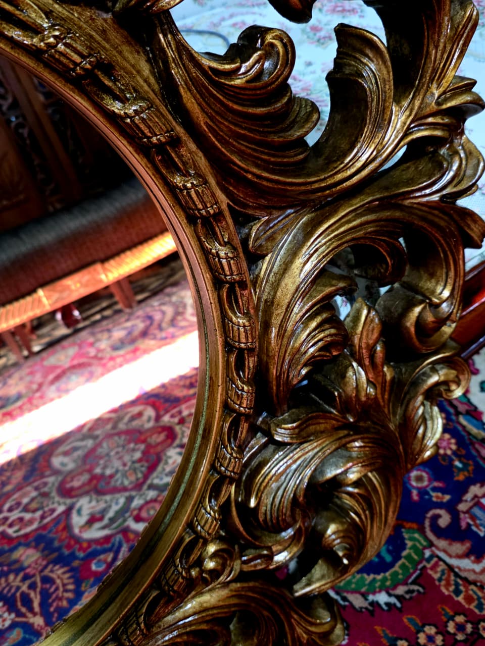 💫Round Circus Style Mirror — Golden Majesty in Resin and Polyurethane💫