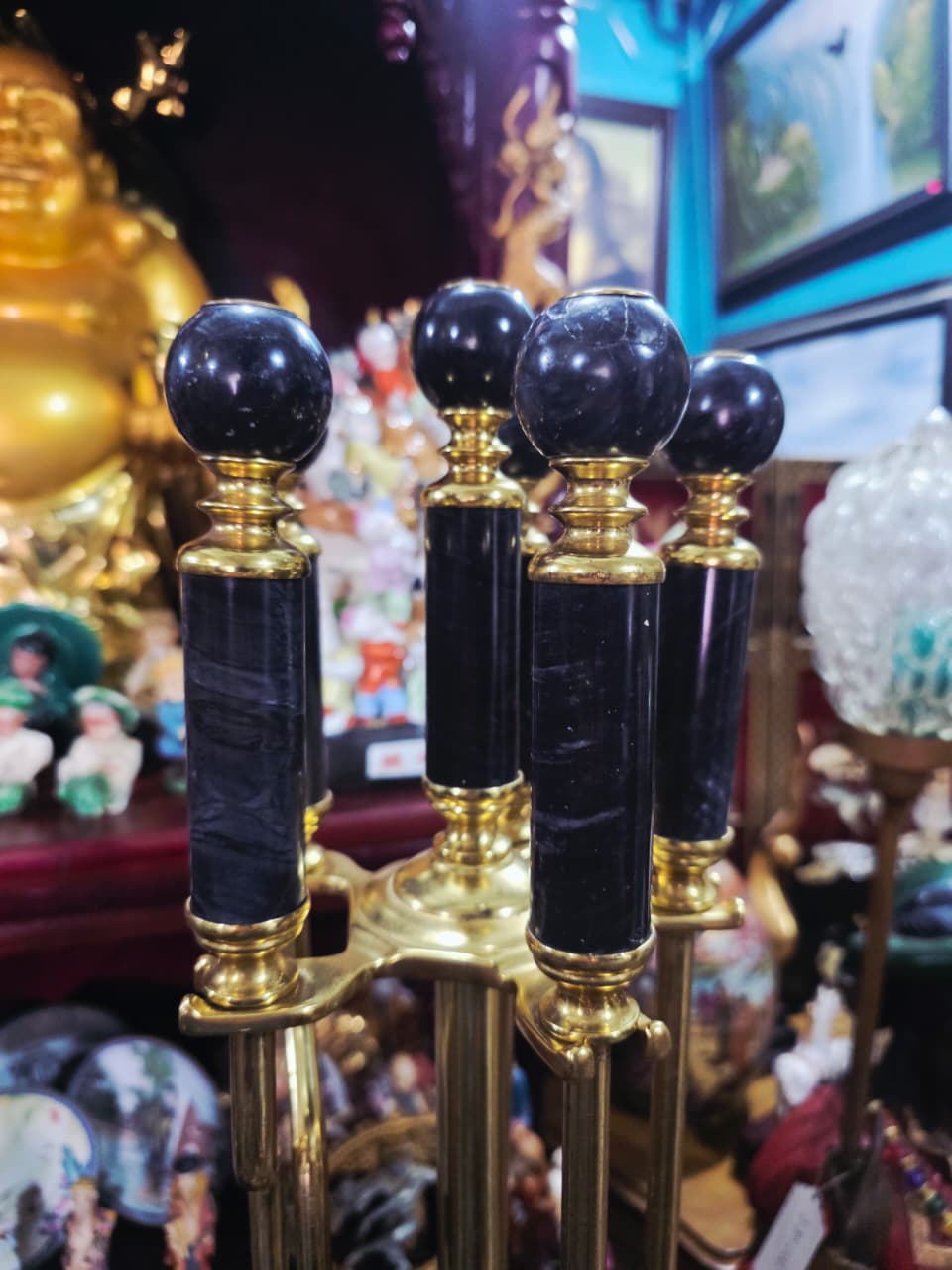 Antique Brass Fireplace Tool Set: Functionality and Distinction in One Piece 🧹
