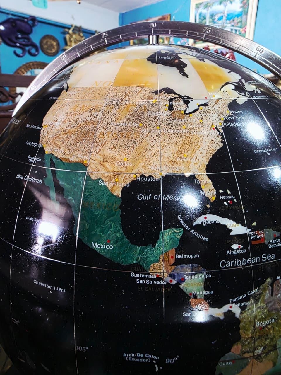 Decorative Onyx Stone Globe – Geographical Elegance and Classic Spirit 🕰️✨