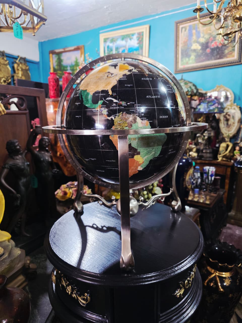 Decorative Onyx Stone Globe – Geographical Elegance and Classic Spirit 🕰️✨