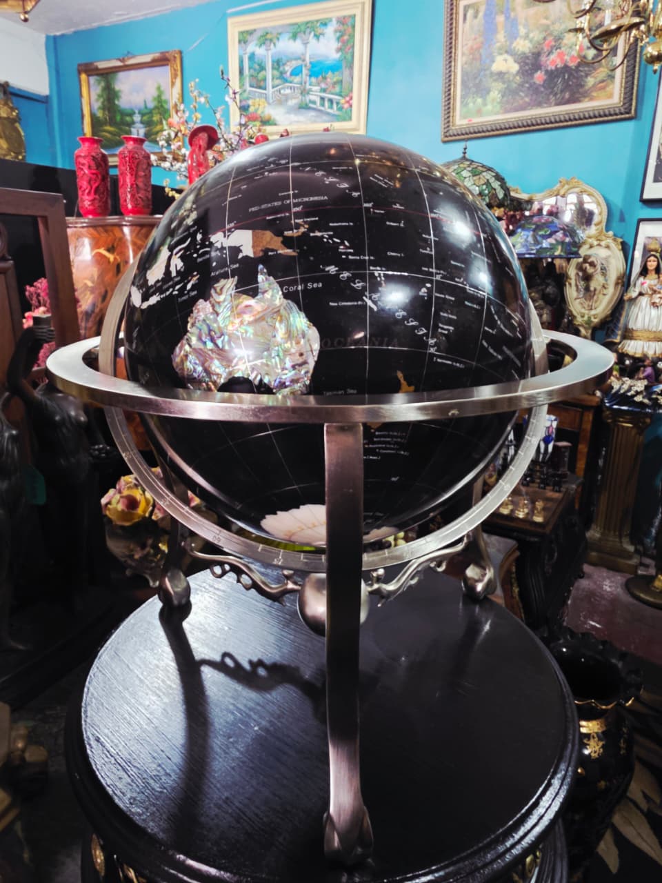 Decorative Onyx Stone Globe – Geographical Elegance and Classic Spirit 🕰️✨