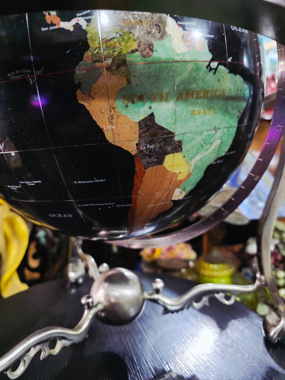 Decorative Onyx Stone Globe – Geographical Elegance and Classic Spirit 🕰️✨