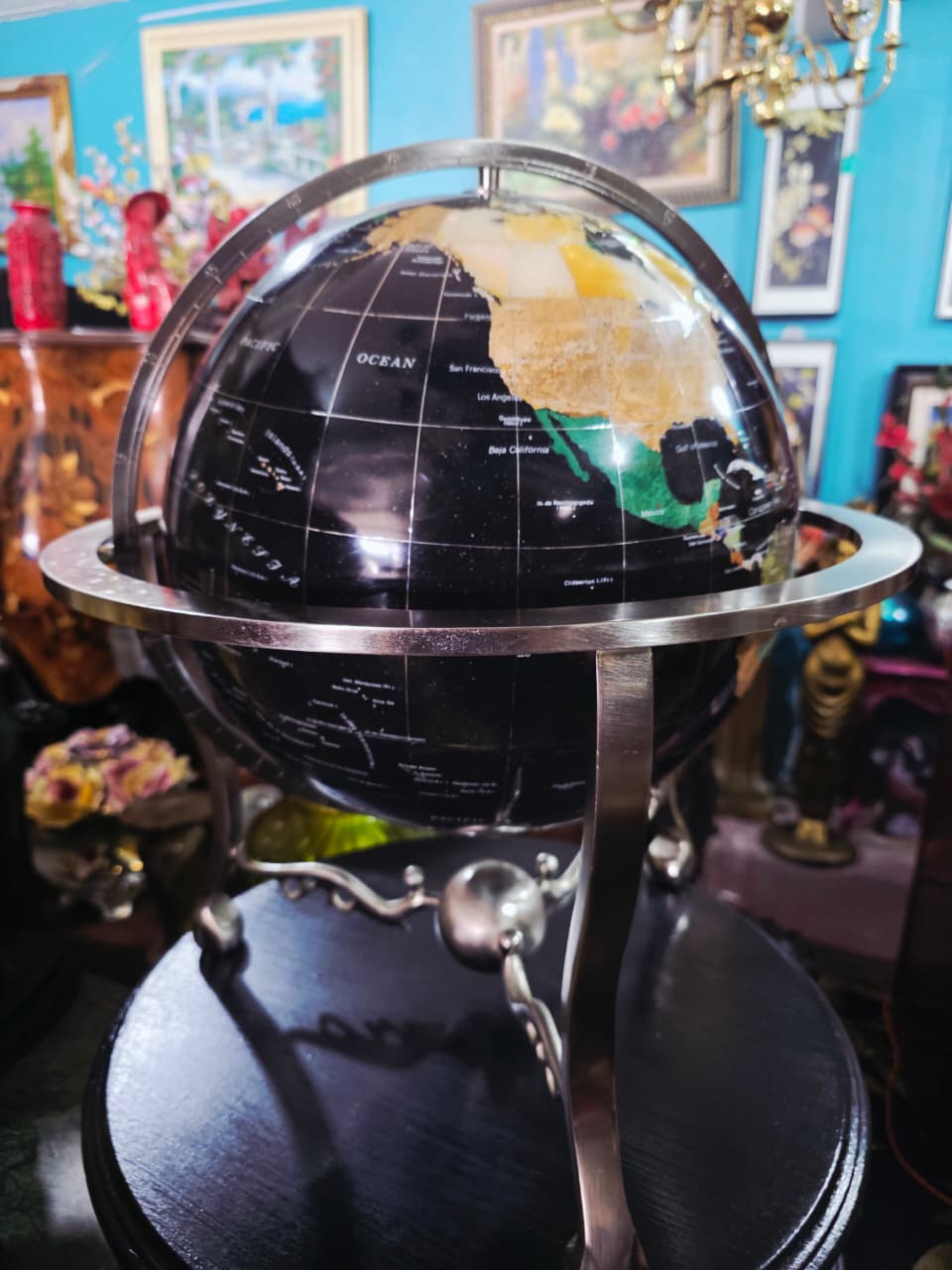 Decorative Onyx Stone Globe – Geographical Elegance and Classic Spirit 🕰️✨