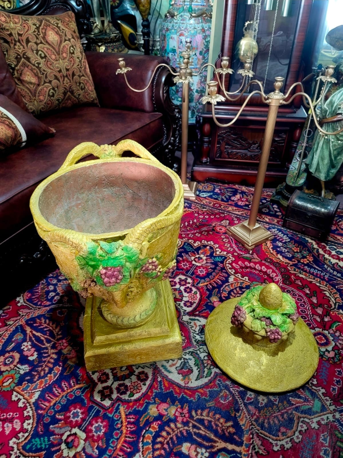 Jarron Macetero Vintage de Fibra de Vidrio con Motivos Clasicos✨🌿🏺