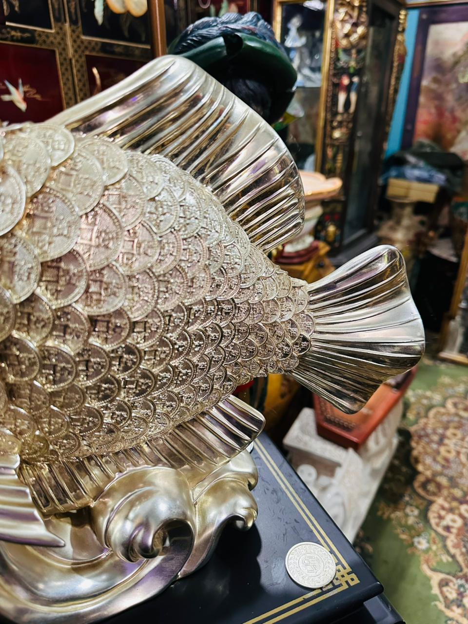 Escultura de Pez de la Abundancia en Monedas Doradas 🐟