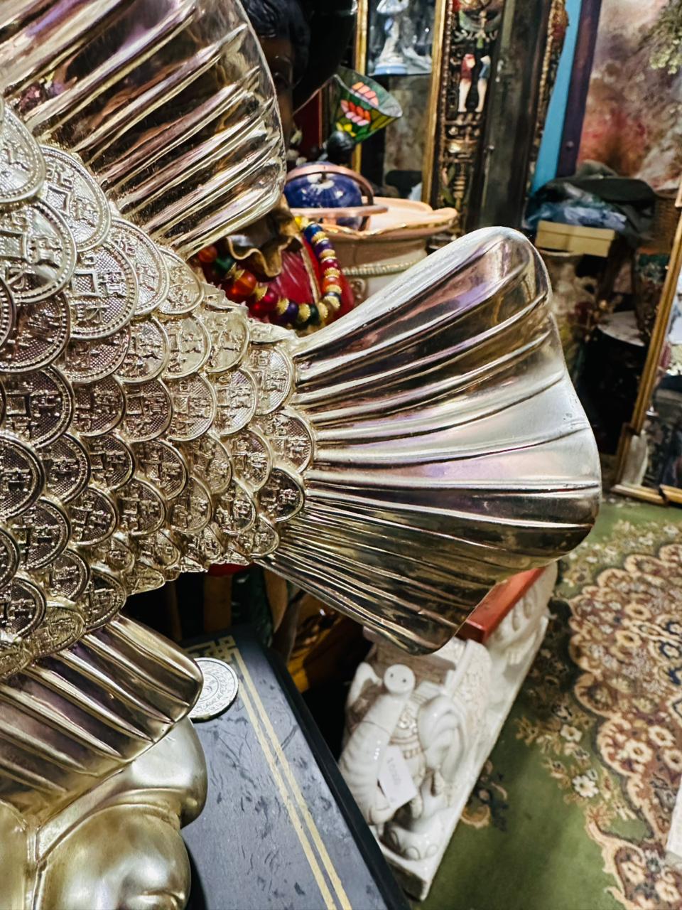Escultura de Pez de la Abundancia en Monedas Doradas 🐟
