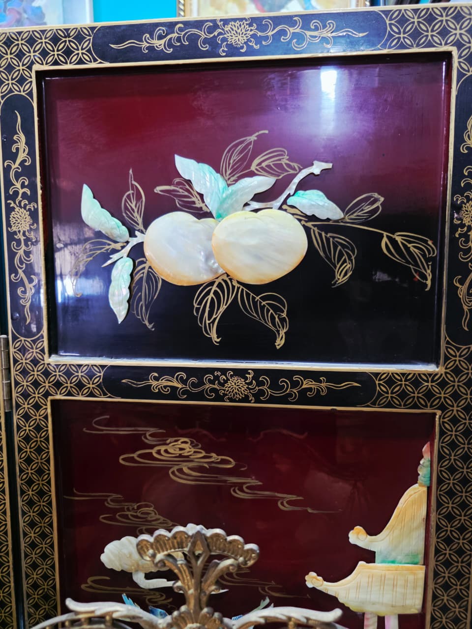 Biobo Oriental de 4 Paneles - Reflejos de Oriente en Laca y Oro🌿🌸🌿
