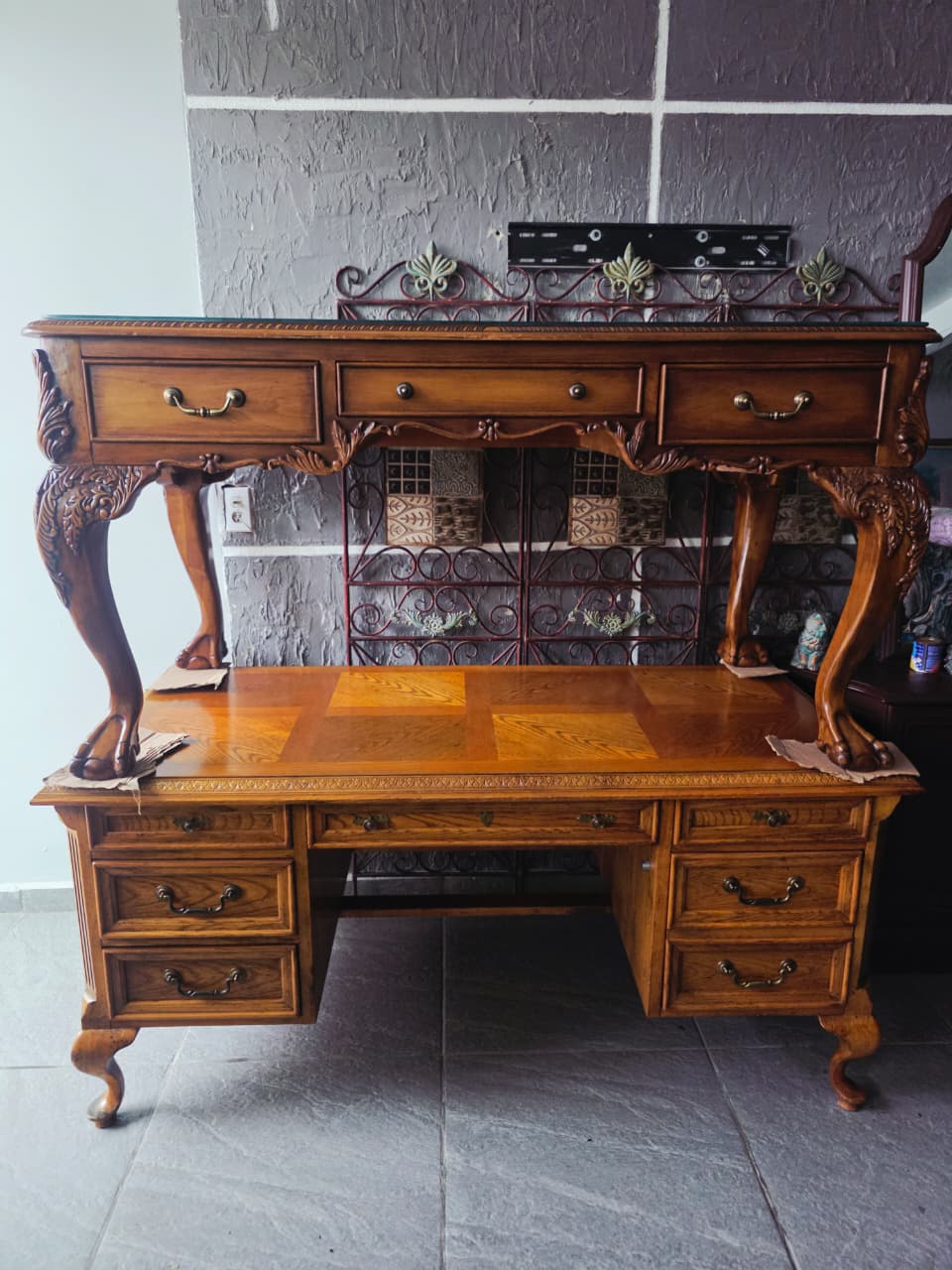 Bernhardt Flair Division Desk – Queen Anne Revival (1970s) 🪶⚜️🕊️