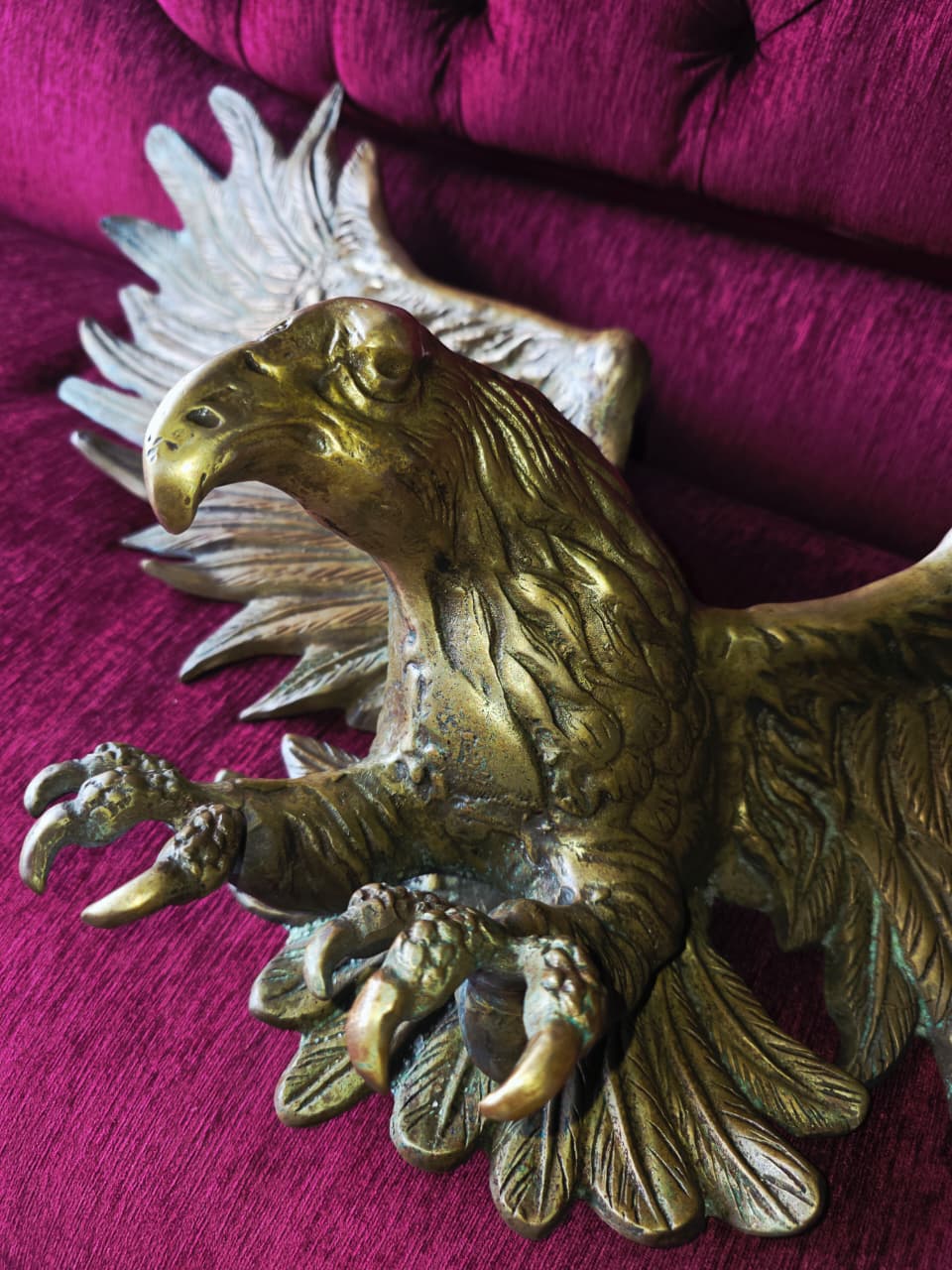 Escultura De Aguila Bronce Dorado Con Patina Verde🦅