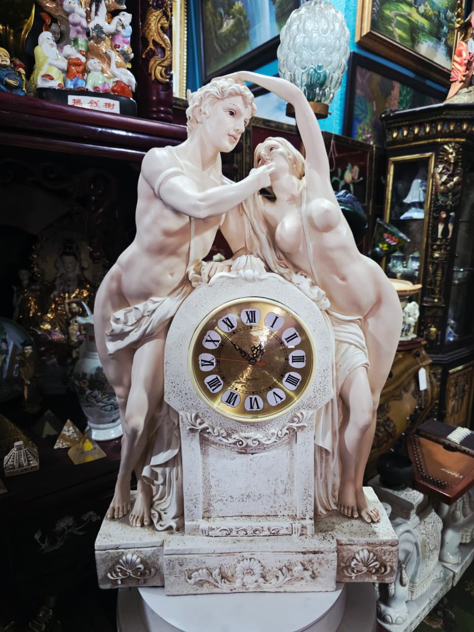 Reloj Escultorico Neoclasico-Romantico – Hombre y Mujer con Movimiento de Cuarzo ✨🏛️⏳