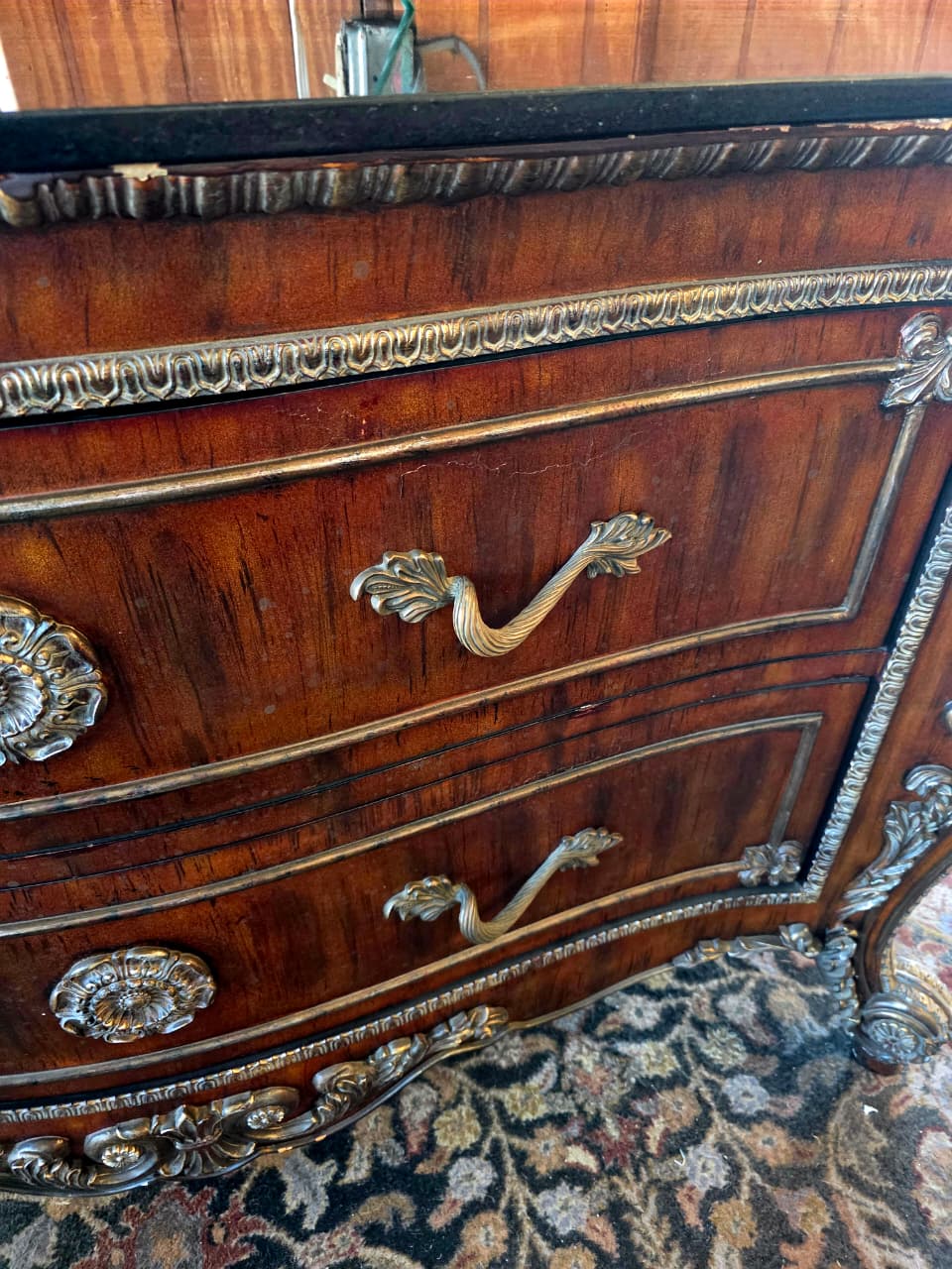 🏛️ Comoda Monumental Estilo George III Bombe con Cubierta de Granito Negro 🏛️