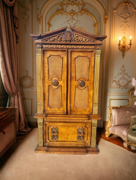 🏛️✨🌿 Armario Vintage - Gran Oportunidad en Rosarito Antiques 🌿✨🏛️