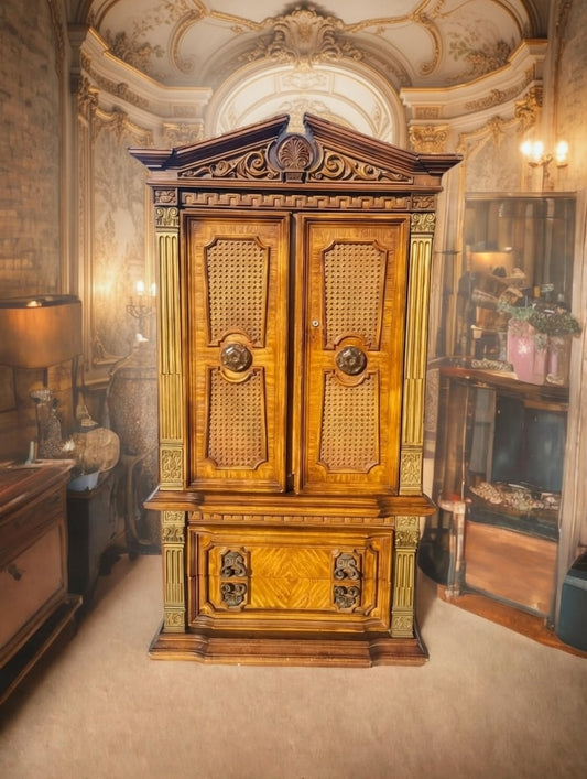 🏛️✨🌿 Armario Vintage - Gran Oportunidad en Rosarito Antiques 🌿✨🏛️