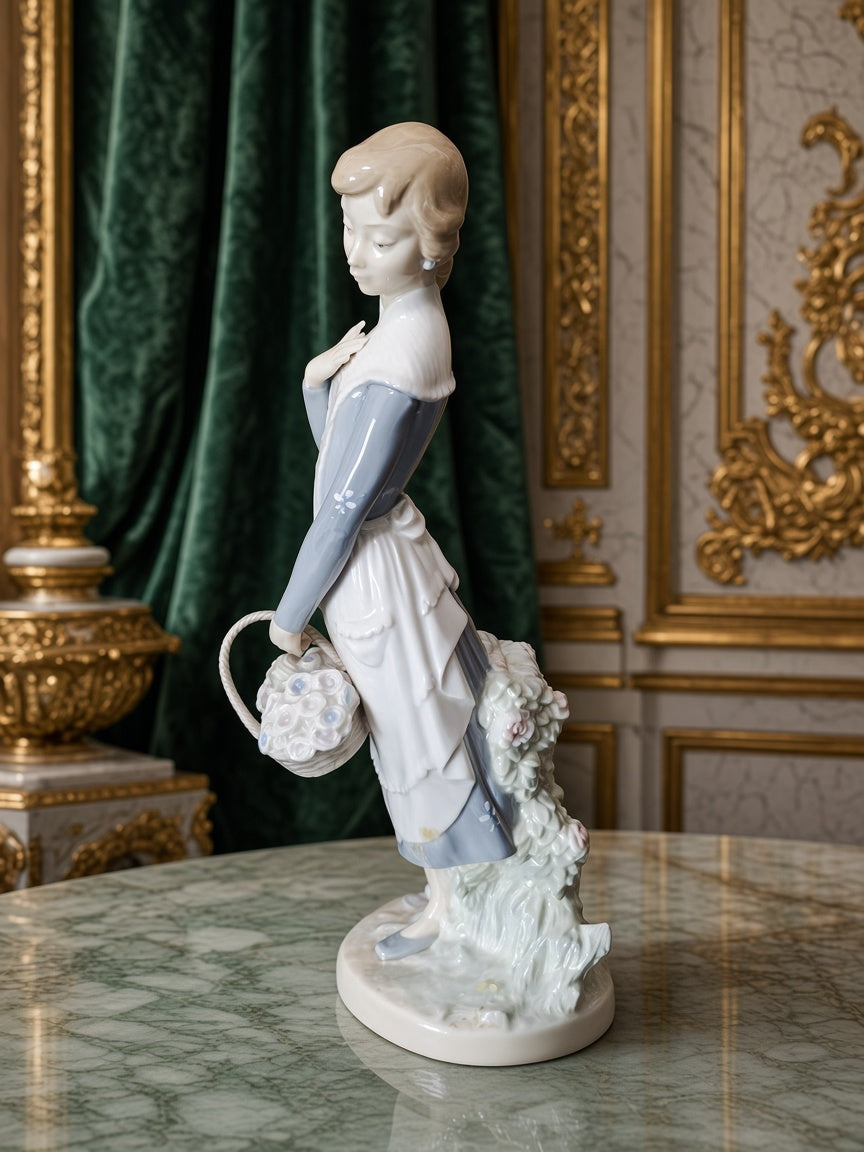 Nao by Lladró sculpture "Young Girl with Flower Basket" ✨🏛️