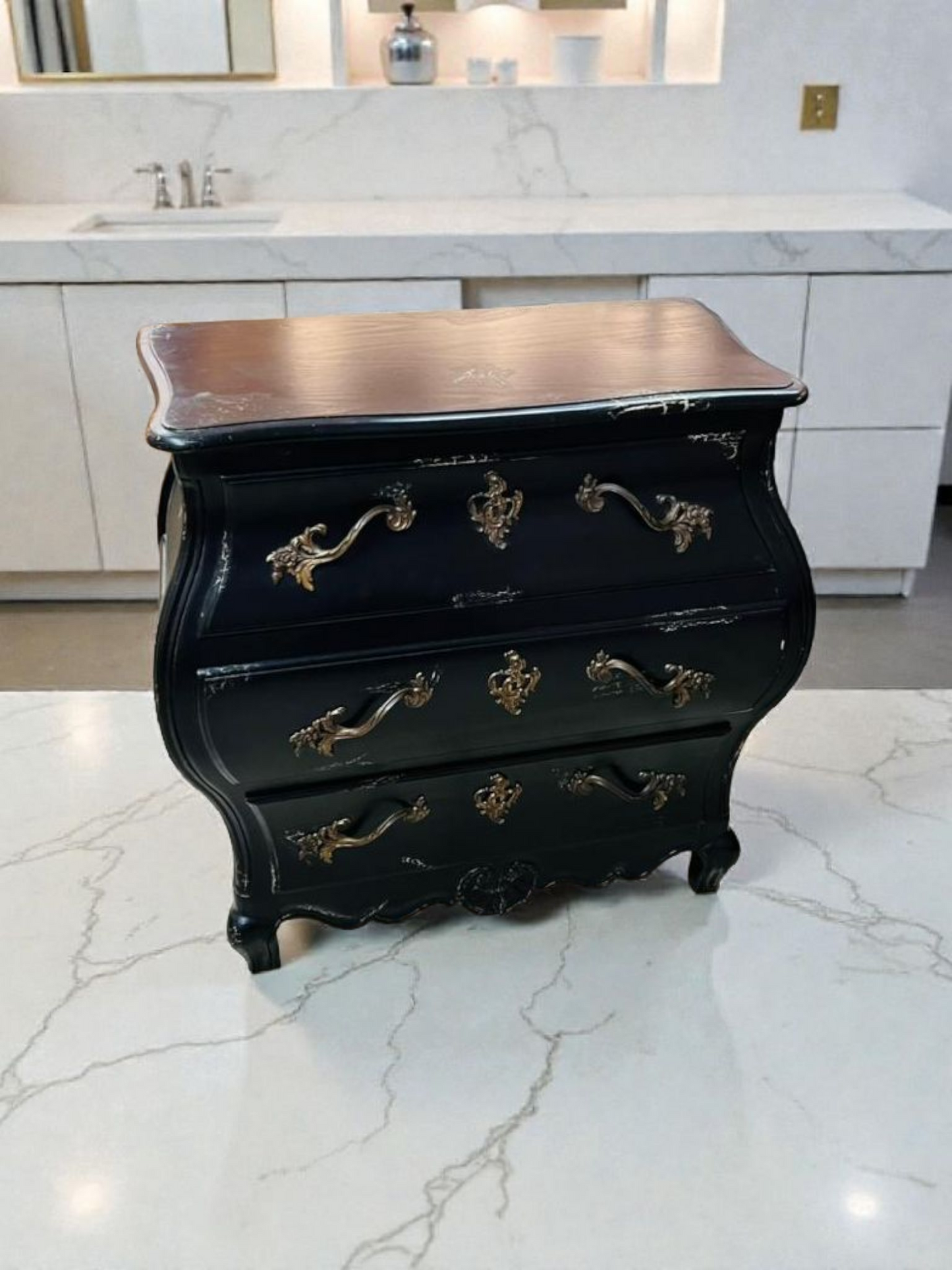 🌿Pair of Louis XV style Bombay chairs by Baker Furniture 🇫🇷🖤🌿